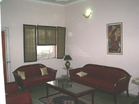 Service Apartments,Service Apartments Delhi, India: Luxurious, Corporate Guest Houses; Service, Furnished, Executive, Luxury, Studio Apartments; Budget, Paying guest, Short term accommodations.