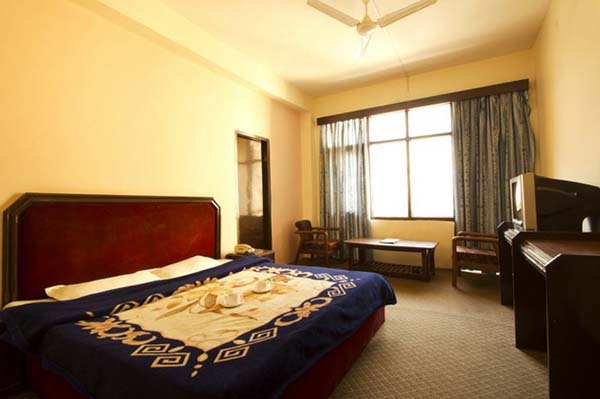 hotel_sitara_international_room4