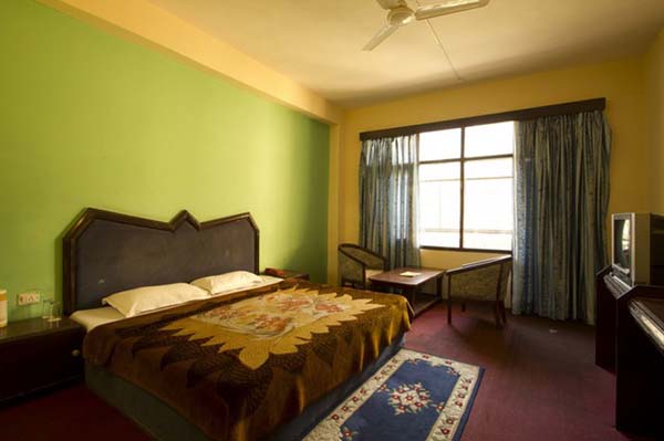 hotel_sitara_international_room8