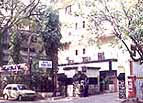 Welcome to Hotel Park View Hotel Park View is located in the serene surrounding at Andheri, the north west suburb of Mumbai. Tariff Single Room Rs 1800/- Double Room Rs 2900/- Deluxe Room Rs 3000/- and Extra person Rs 400 and for more information and price details please click here.......