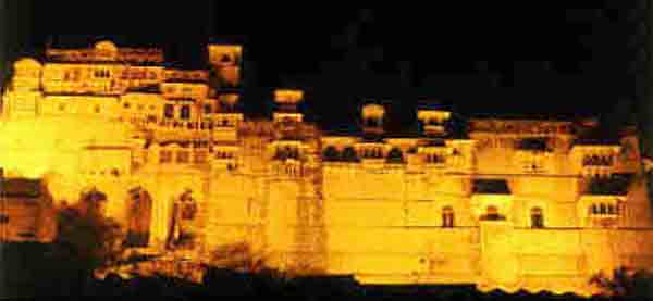 Hotel Haveli  Braj  Bhushanjee, BUNDI - Haveli Braj Bhushanjee Invites You To Visit And Explore The Great Heritage And Culture Of Bundi, Rajasthan, Hotel Haveli  Braj  Bhushanjee, discount tariff / honeymoon package.