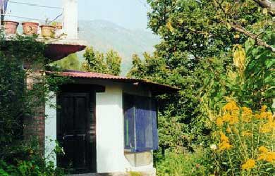 The Cottage Jeolikot Uttaranchal,cottages in Uttaranchal,cottages for Uttaranchal,cottages Uttaranchal,cottages in india, holiday cottages, retreats india, cottages uttaranchal, cottages himachal,Uttaranchal.