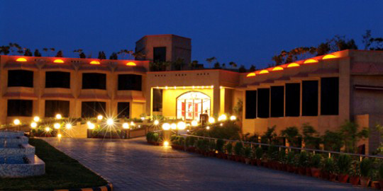 Book New Delhi Hotels with Local Support and Rates,New Delhi hotels and New Delhi city guide with New Delhi hotel discounts.