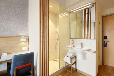 Holiday Inn Express Ahmedabad  

