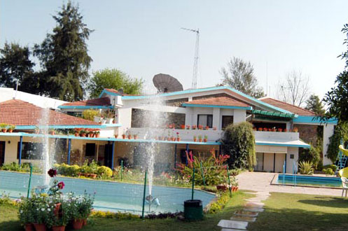 Best Western Resort Country Club,Book New Delhi Hotels with Local Support and Rates,New Delhi hotels and New Delhi city guide with New Delhi hotel discounts.