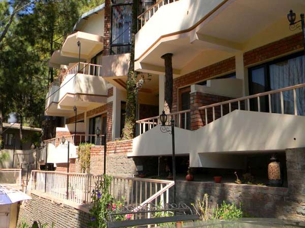 Alpine Resort  Front