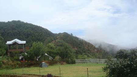 Churwadhar-Camping-Rajgarh-Himachal-Pradesh-Location-of-Camping-Site-02