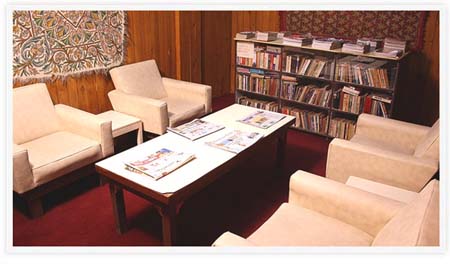 Honeymoon Inn Manali  Reeding Room