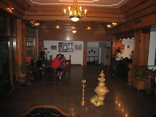 imagine-playing-carrom