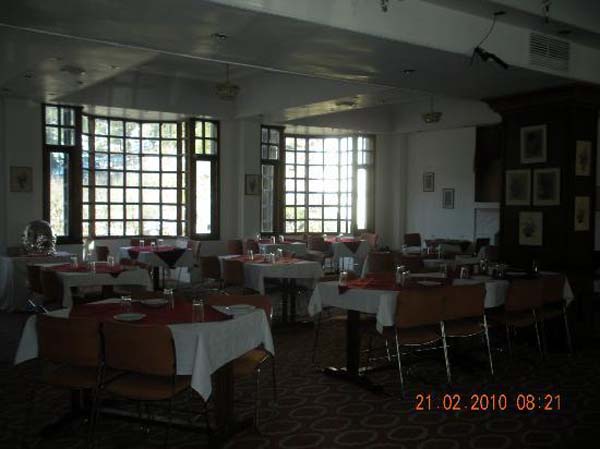 restaurant-area