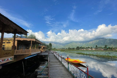 Mahajong Houseboats,Dal Lake Kashmir Srinagar

 