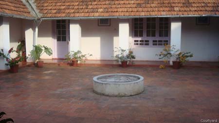 Cottabetta Bungalow Courtard