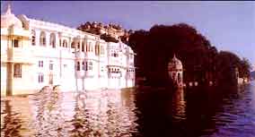 Jagat Niwas Palace