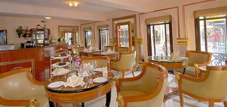 The LaLiT Laxmi Vilas Palace Dinning