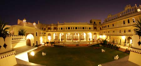 The LaLiT Laxmi Vilas Palace Lown