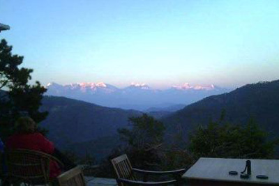 Binsar Jungle Cottage

 