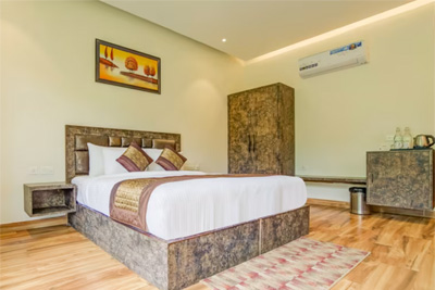 Summit Jungle Resort, Lansdowne