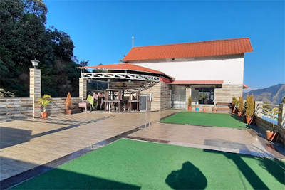 The Alpine Resort, Lansdowne
