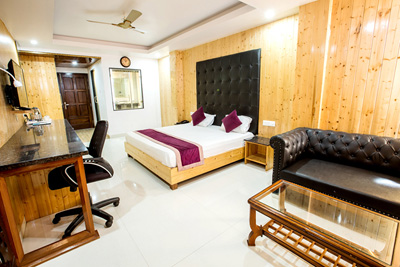 The Alpine Resort, Lansdowne
