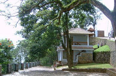 Blackberry Hill Resort, Munnar, is a typical Kerala hill-side Village with a set of cute cottages nestling against the backdrop of  the Western Ghats.